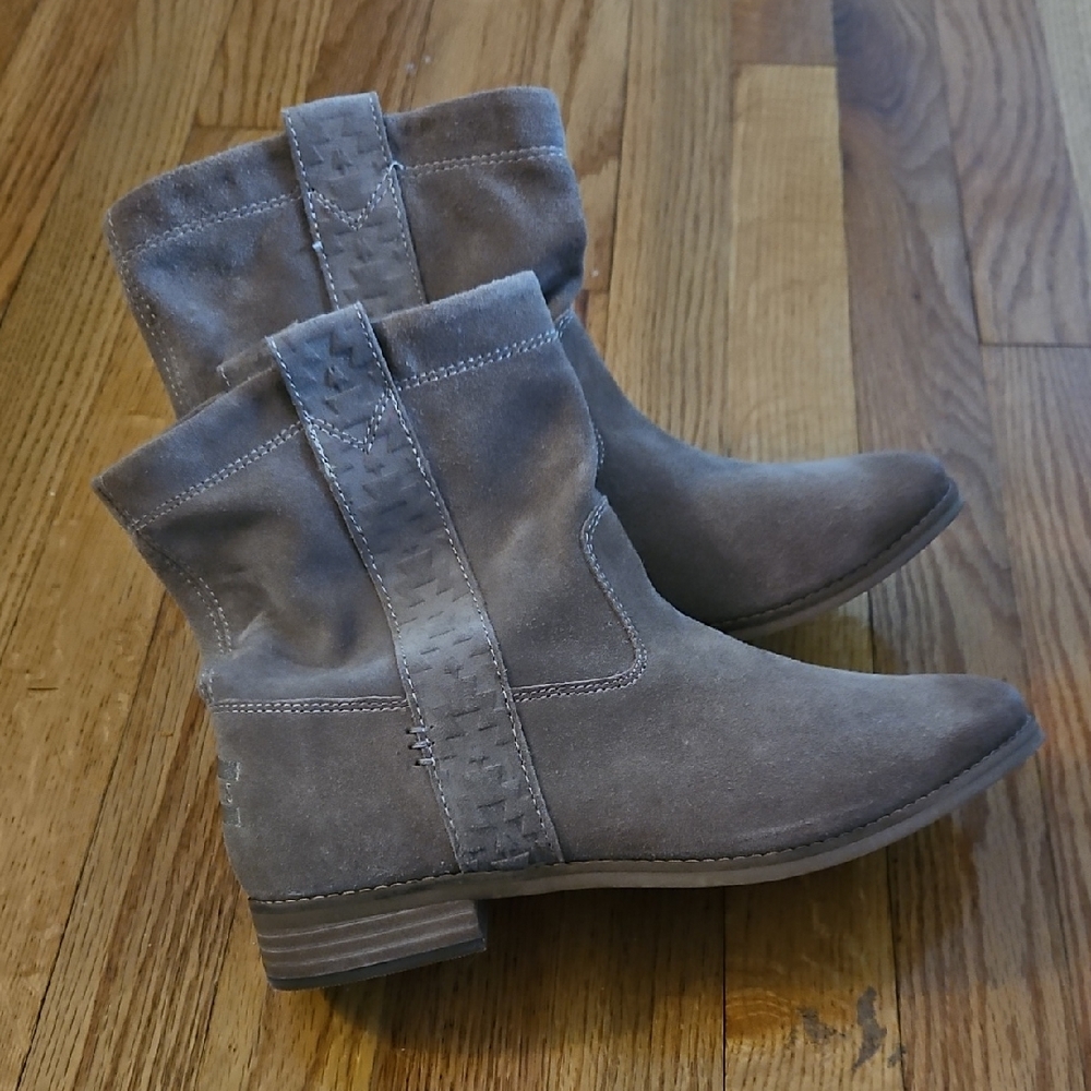 Toms Taupe Laurel Suede Ankle Booties Size 8.5
